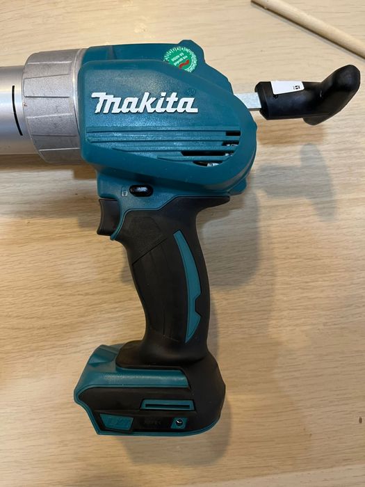 Mașina de frezat Freza Makita DRT50 Brushless NOUA pistol silicon Makita DCG 180 ca nou made in Japan acumulatori Makita 18V originali NOI