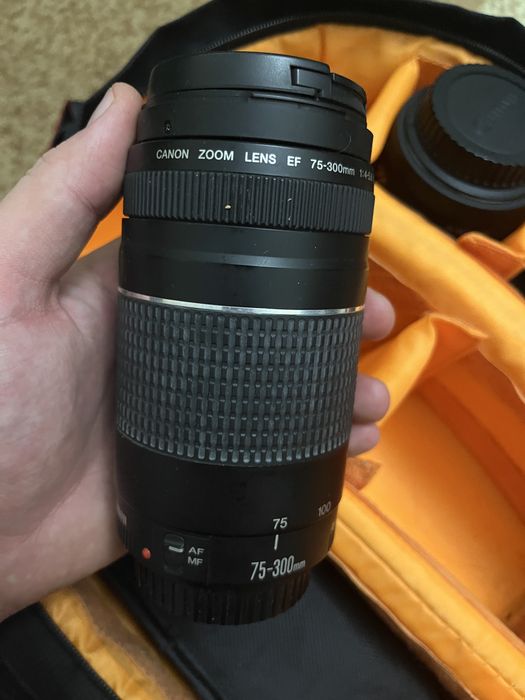 Canon EOS 77D kit 18-135, 50мм и 75-300