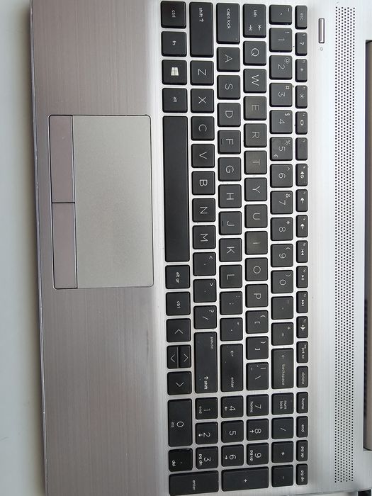 Laptop HP 250 G8, i5-1035G1, 8GB ram 512 ssd