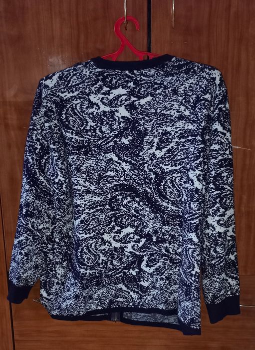 Продам куртки и кофту