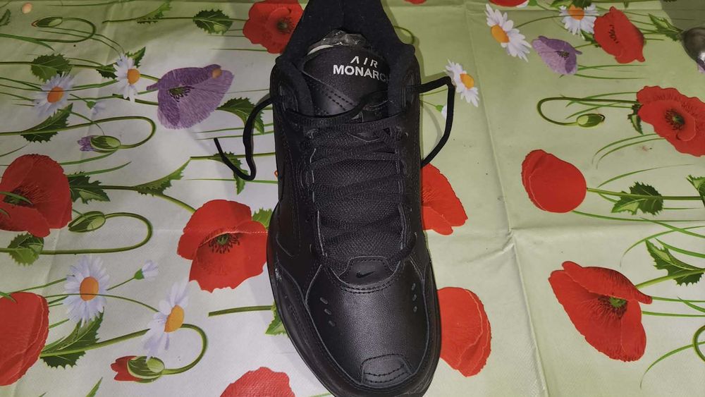 Nike Air Monarch IV Black