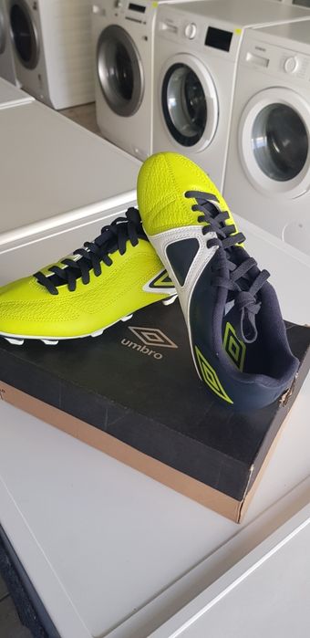 Футболни обувки UMBRO