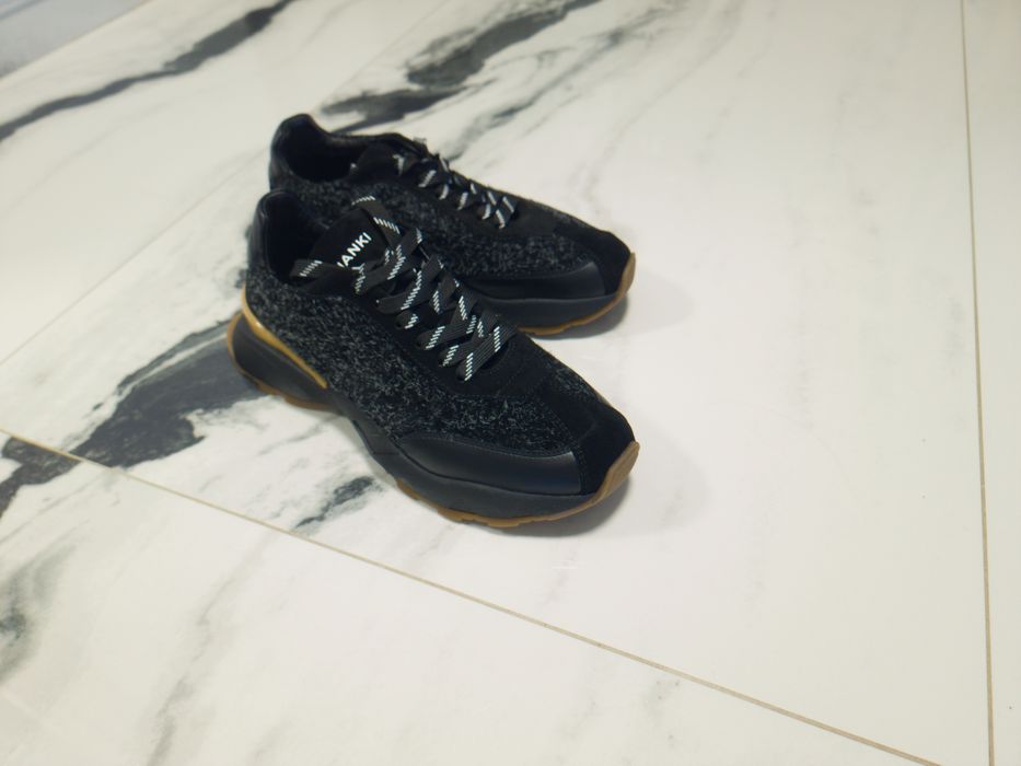 Дамски спортни обувки