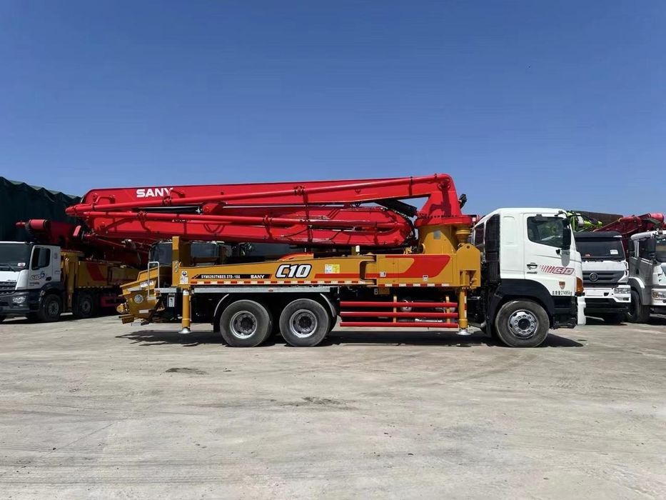 В продаже  автобетонасосы SANY