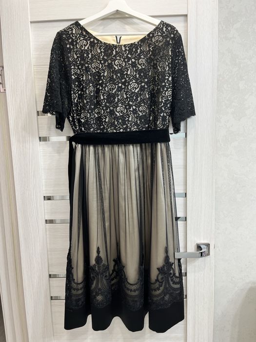 Продам платья 52-54 размера