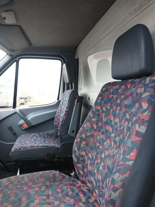 Продавам Спринтер 412д