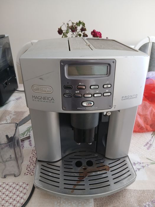 Vand aparate de cafea .