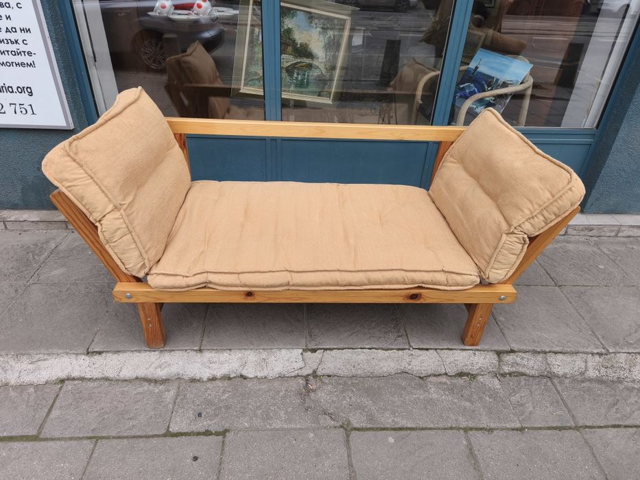 Разтегаем дървен диван