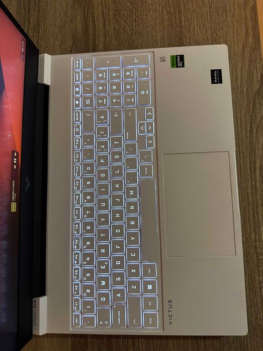 HP Victus RTX 5060 24GB RAM DDR5 I7 144HZ Bang and Olufsen