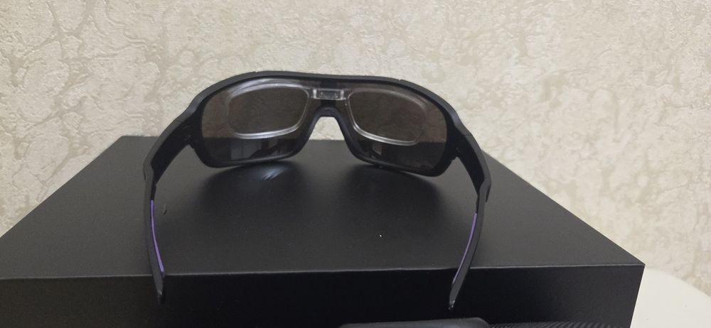 Очки темные солнцезащитные спорт