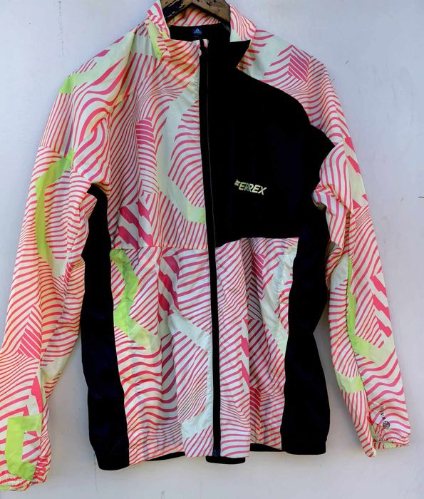 Adidas Terrex оригинална дамска горница тип ветровка Л размер
