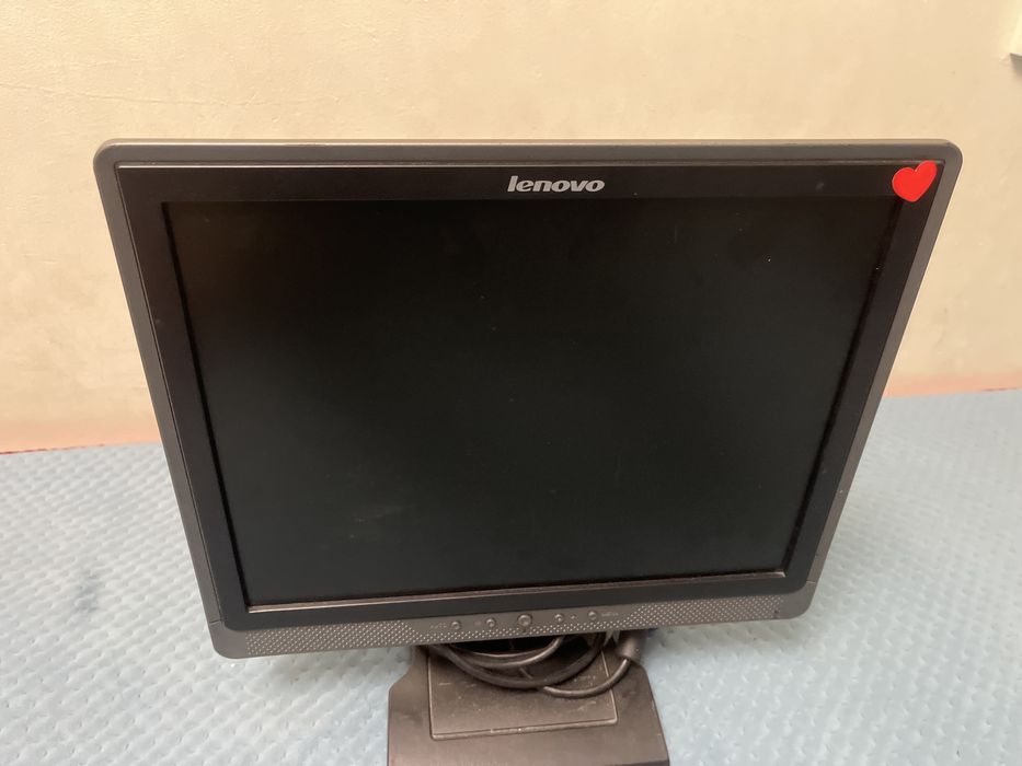 Монитор от lenovo