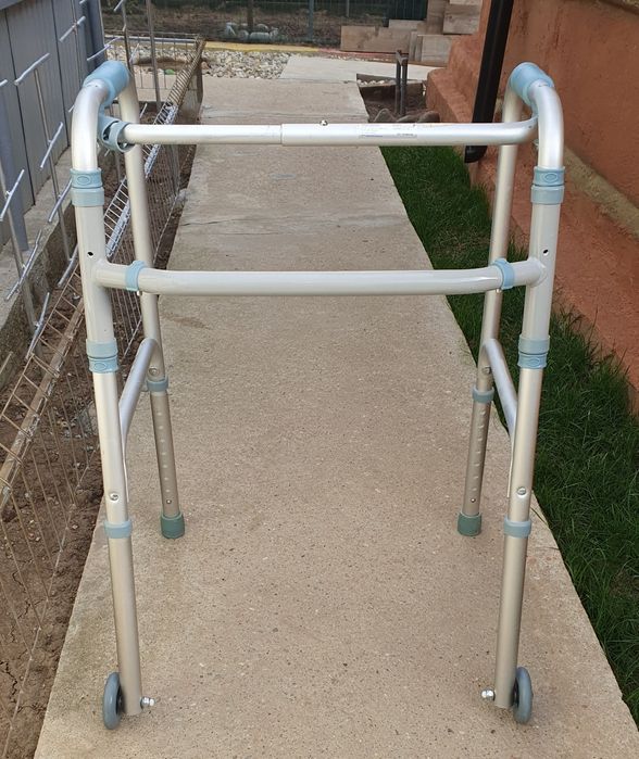 Cadru din aluminiu de mers/Nou