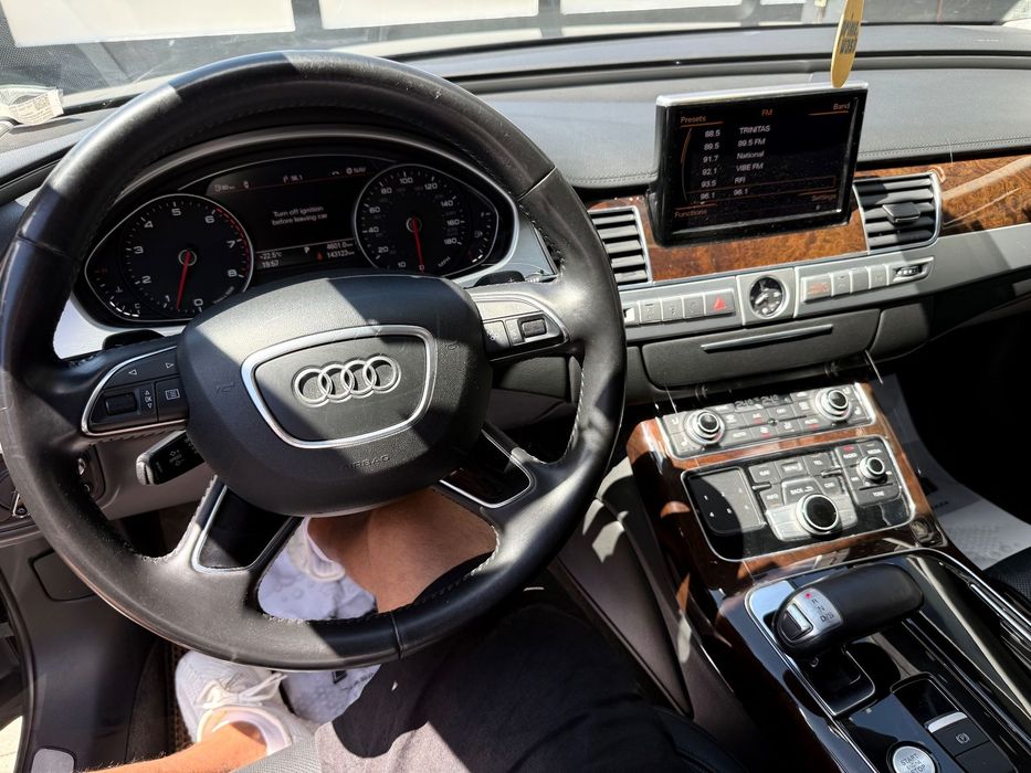 Audi A8 Inmaticulata Bulgaria Stare perfecta acte valabile 2027 preț
