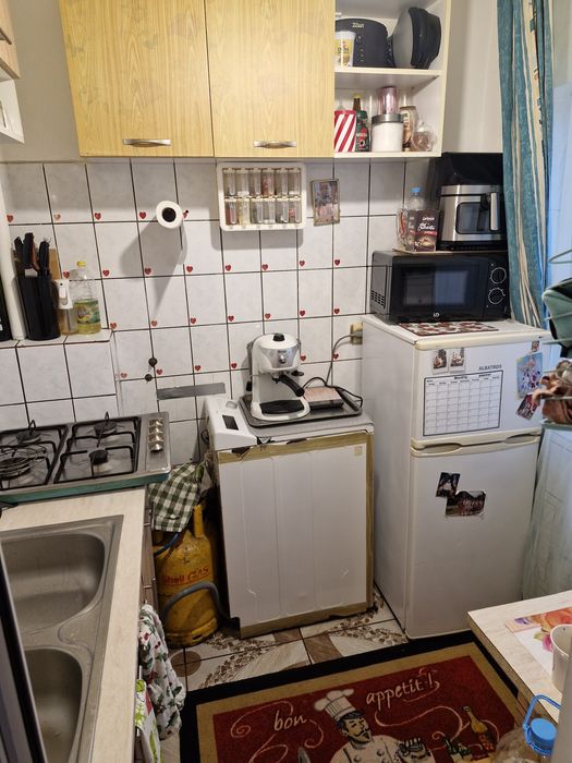 Garsonieră 26 mp + terasă, mobilată, AC, acoperiș nou , vedere Dunare