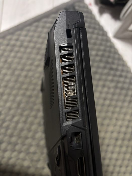 Лаптоп MSI GL75Leopard 10SX