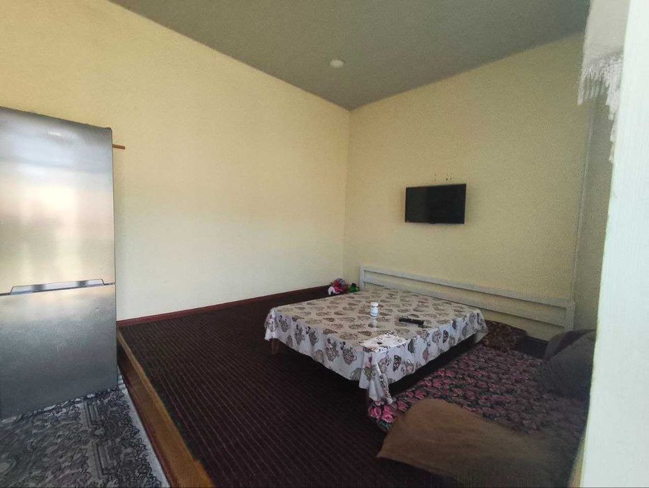 Срочно уй сотилади НОВ айрон ёнида, 4,5 сотих