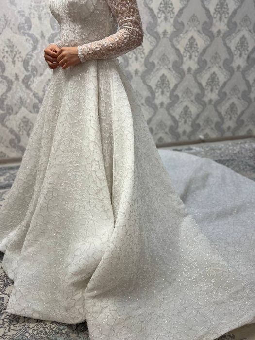 Assalomu alaykum ikkita oq libos sotiladi