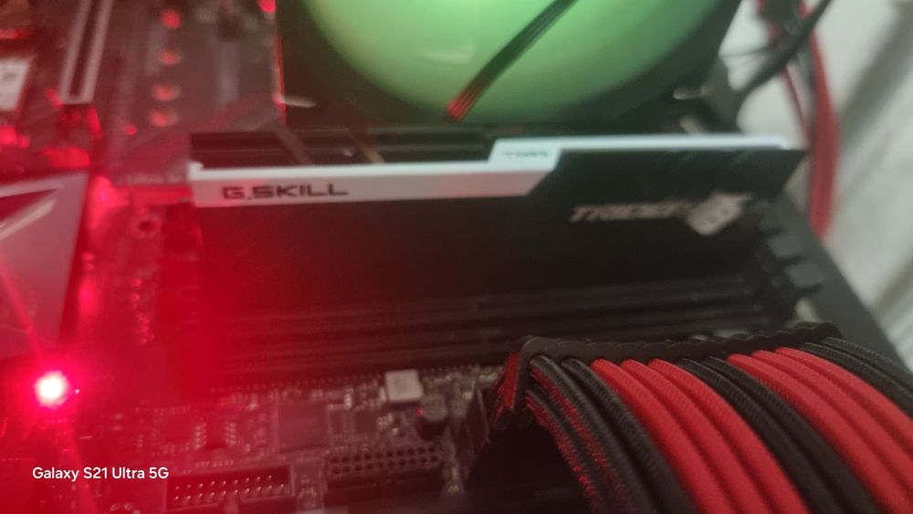 Срочно продам 8gb ddr 4 3200