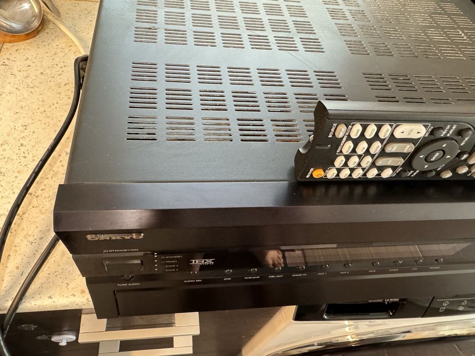 Onkyo TX-SR875 24 КГ Мощен ресивър