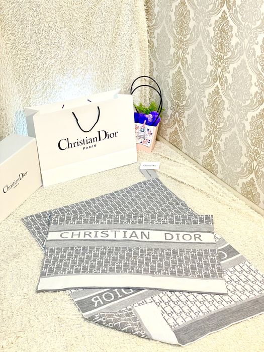 Шарфы от Бренда…