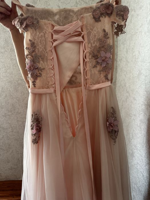 Продам нежное платье