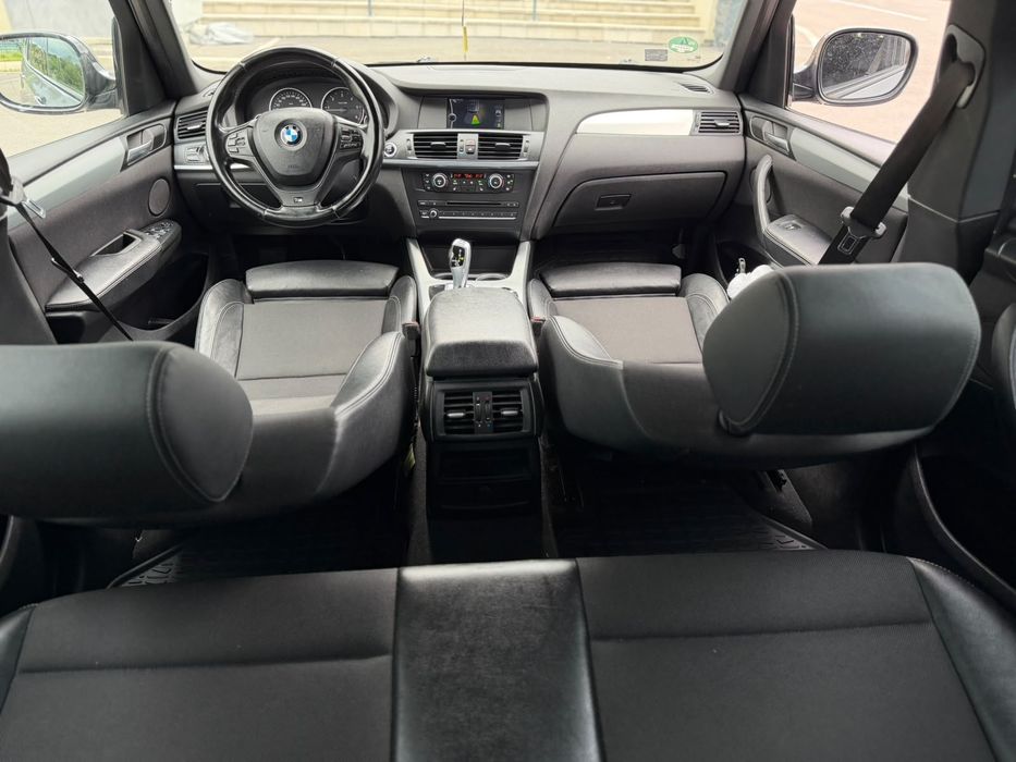 BMW X3 / F25 / 2012 / M-Paket / Line assist