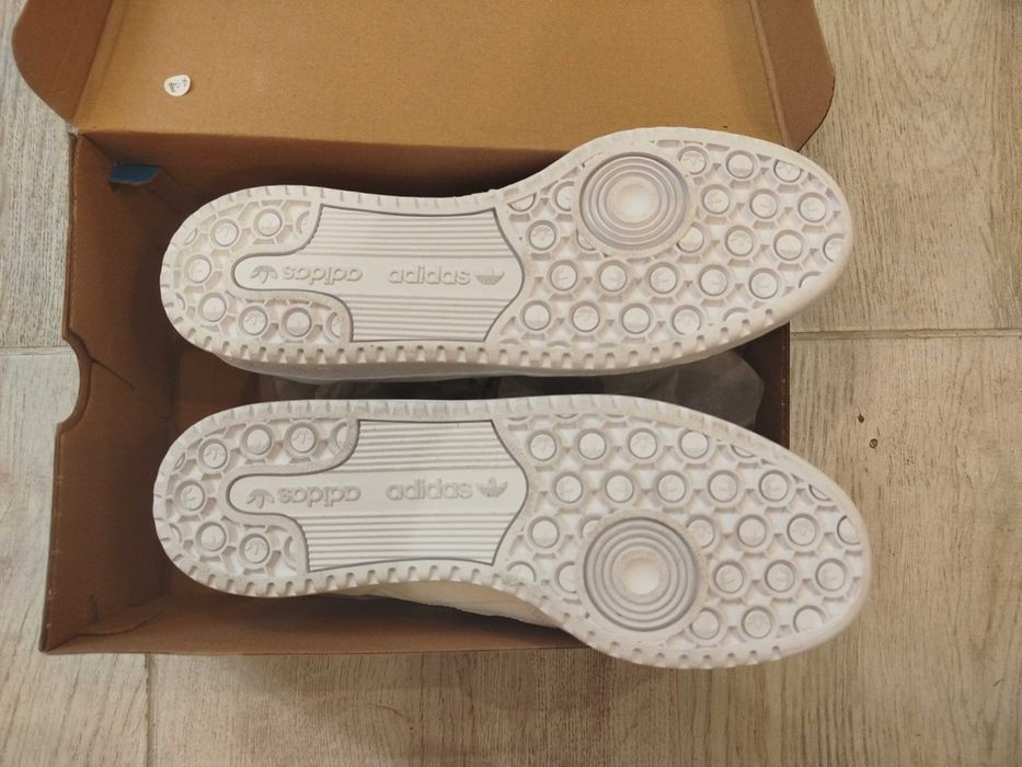 НОВИ! Бели кецове Adidas Forum low 44 45