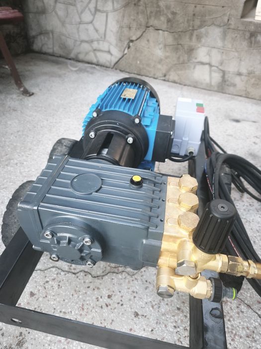 Grup de pompare cu presiune Interpump