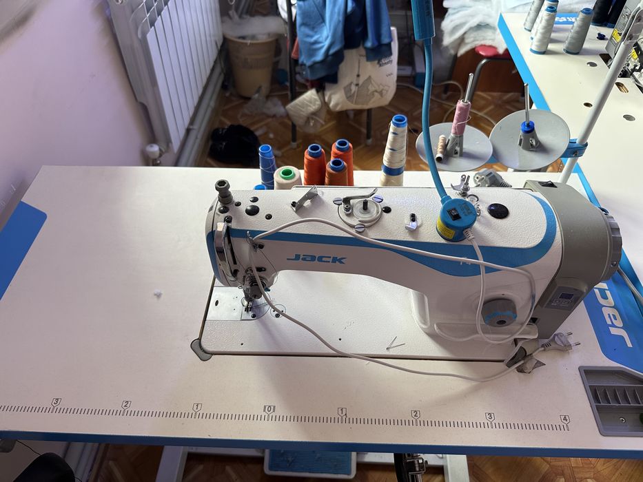 Швейная машина jack F4