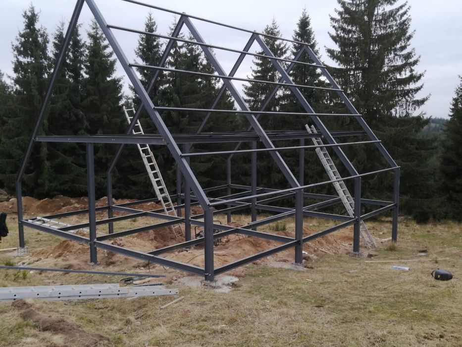 Casuta A frame pe structura metalica