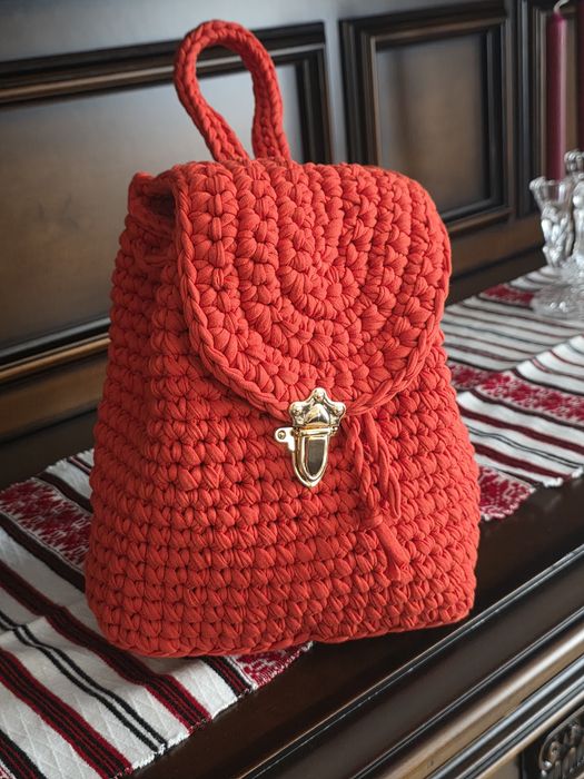 Vând rucsac realizat handmade