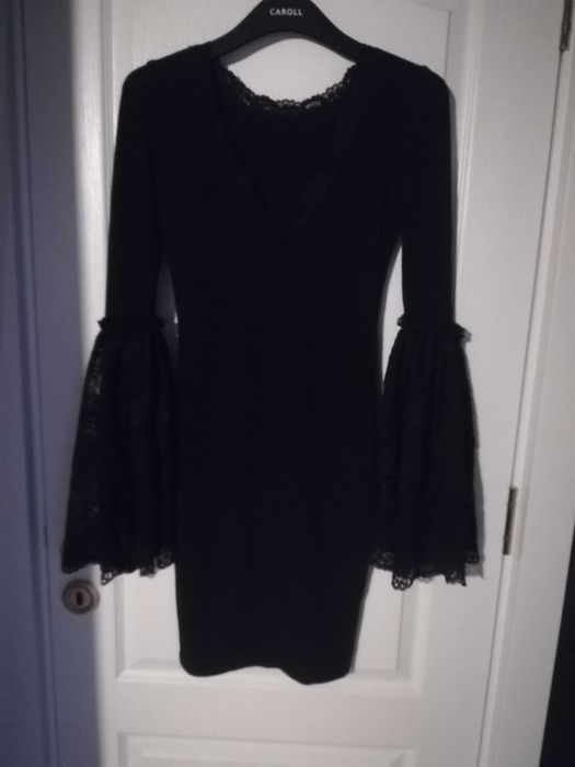 Малка черна рокля Guess, Zara