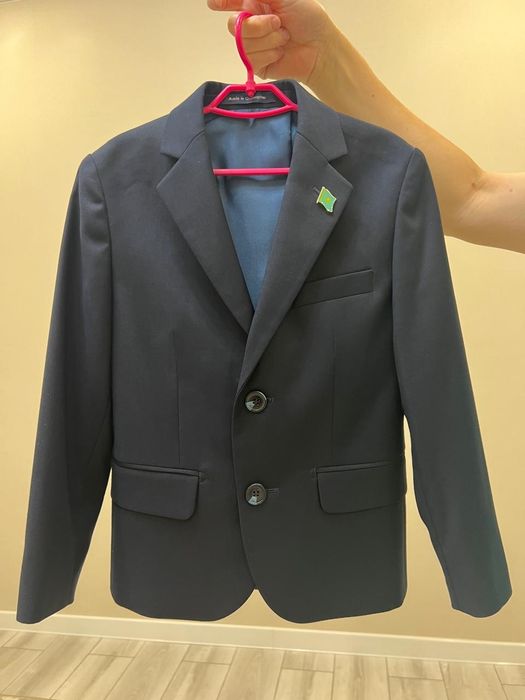 Продам школьную форму мальчика