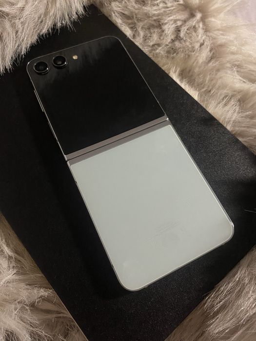 Samsung Galaxy Z Flip 5 Light Green