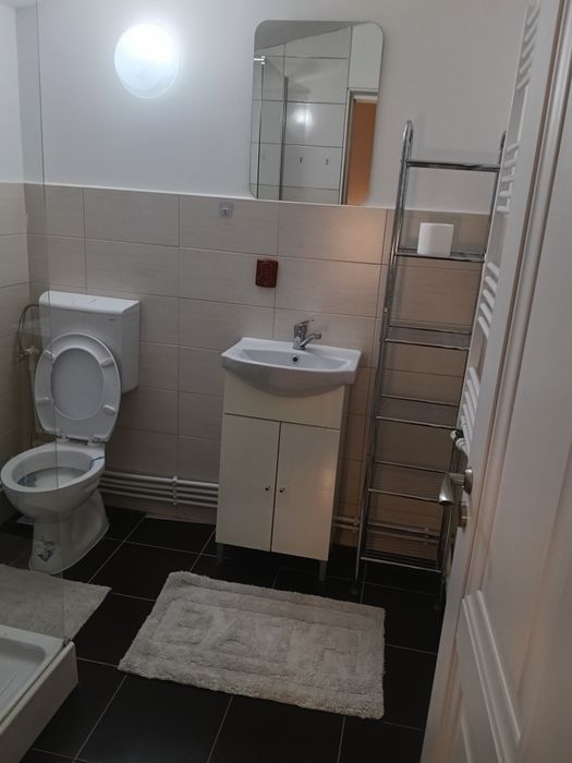 Inchiriez Garsoniera (Apartament cu o cameră)-48mp-Complet utilat cu parcare proprie.