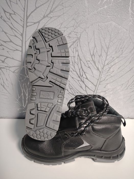 Рабочие ботинки хорошего качества