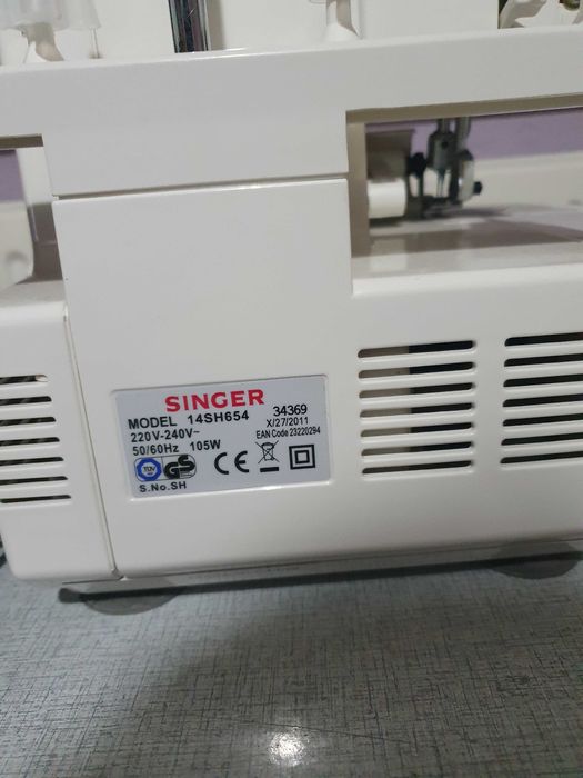 Продавам оверлог Сингер