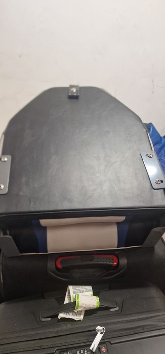 Suport scaun barca plus scaun si accesorii.