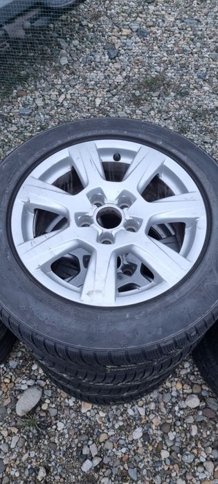 Cauciucuri iarna cu jante originale 225 55 16