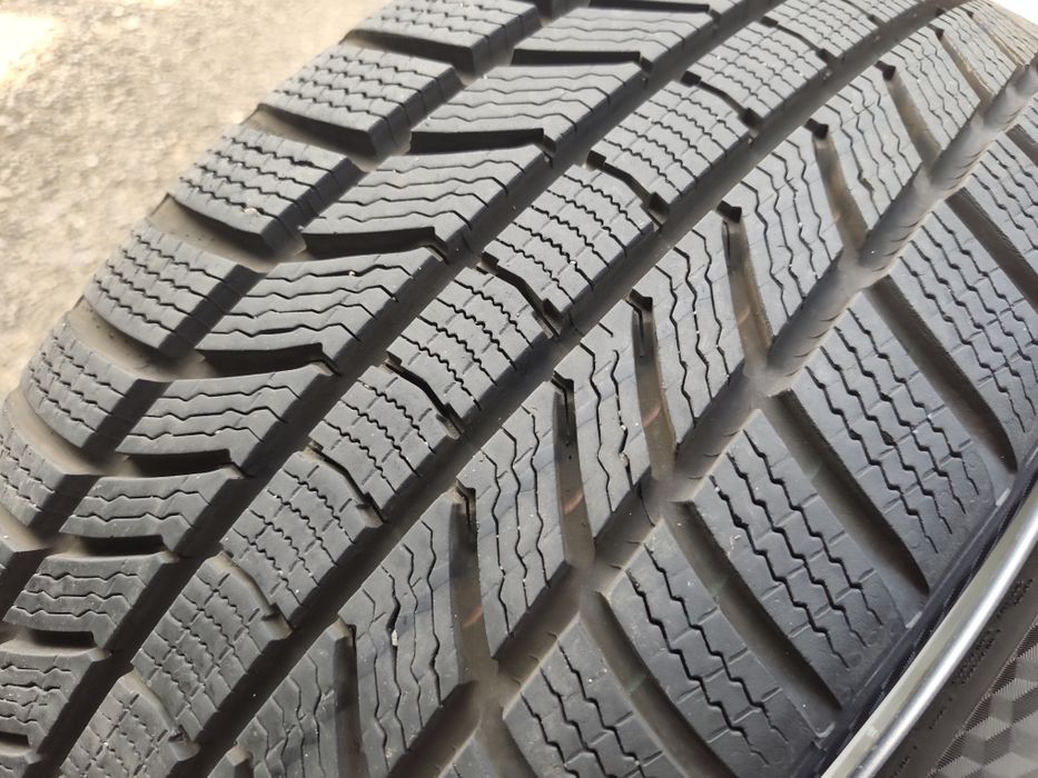 235/40/19" 4бр Continental winter contact ts870p,dot3824,7mm