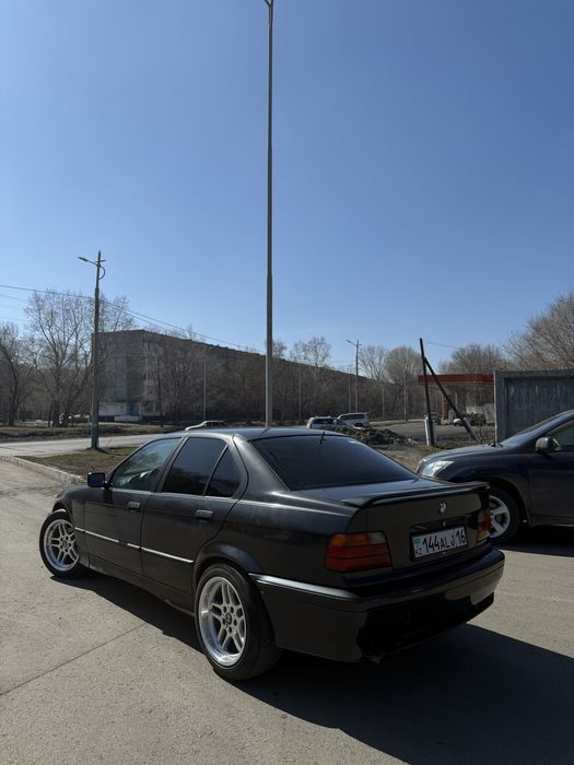 BMW 320 не бита не крашена