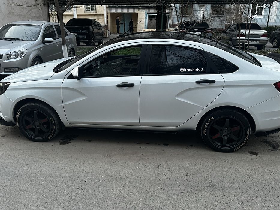 Диски 215/45/R17 с шинами