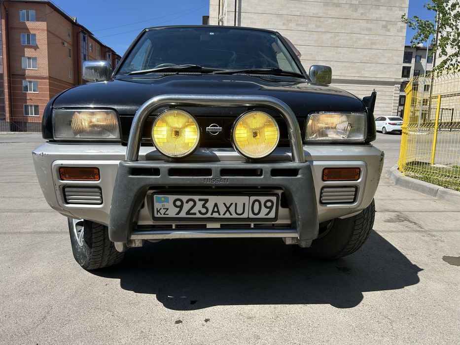 Продам Ниссан Мистраль