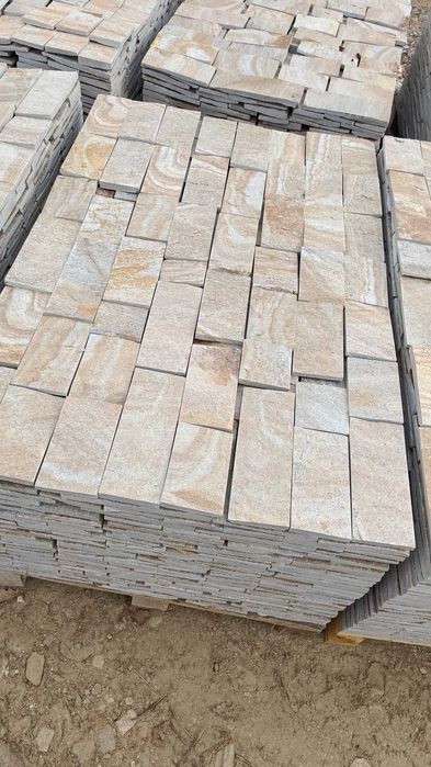 Естествен камък (гнайс) формен.