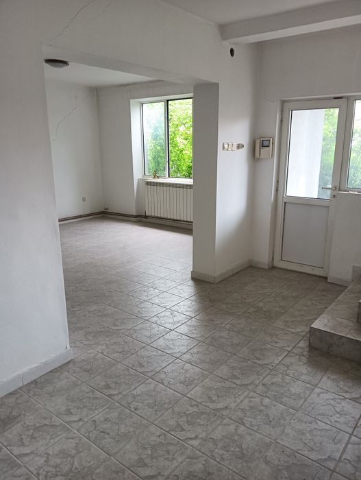 Casa P+E 229 mp 6 camere+2 bai 1000 mp teren + piscina