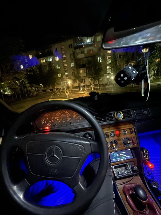 Mersedec benz w124 3л