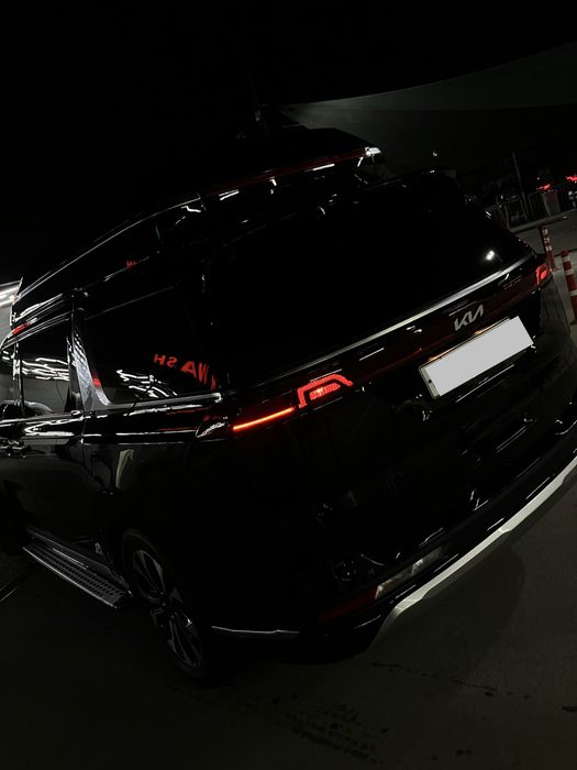 Kia carnival hi limousin original 2022