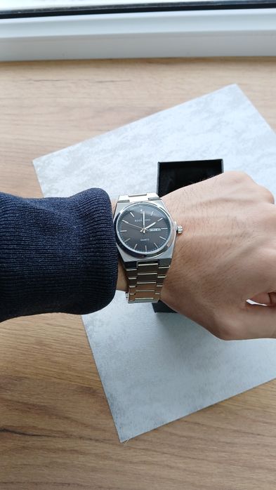 Универсальные часы Silver Black