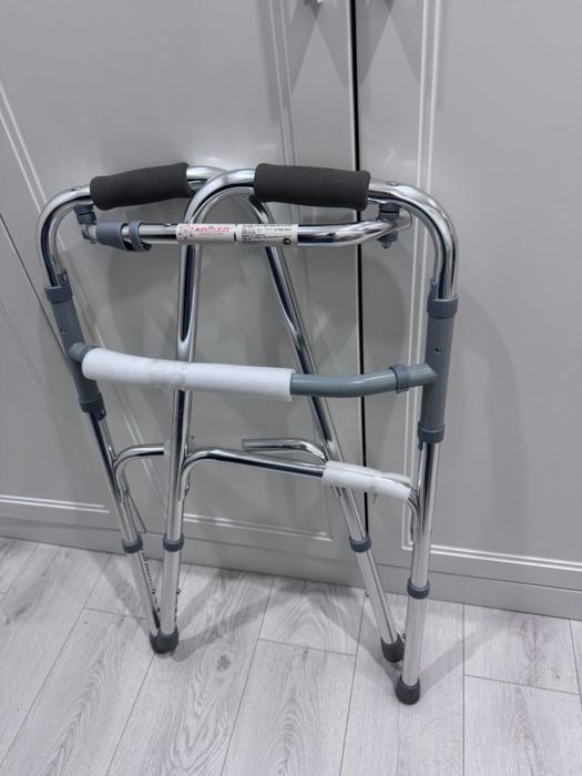 Продам новые ходунки